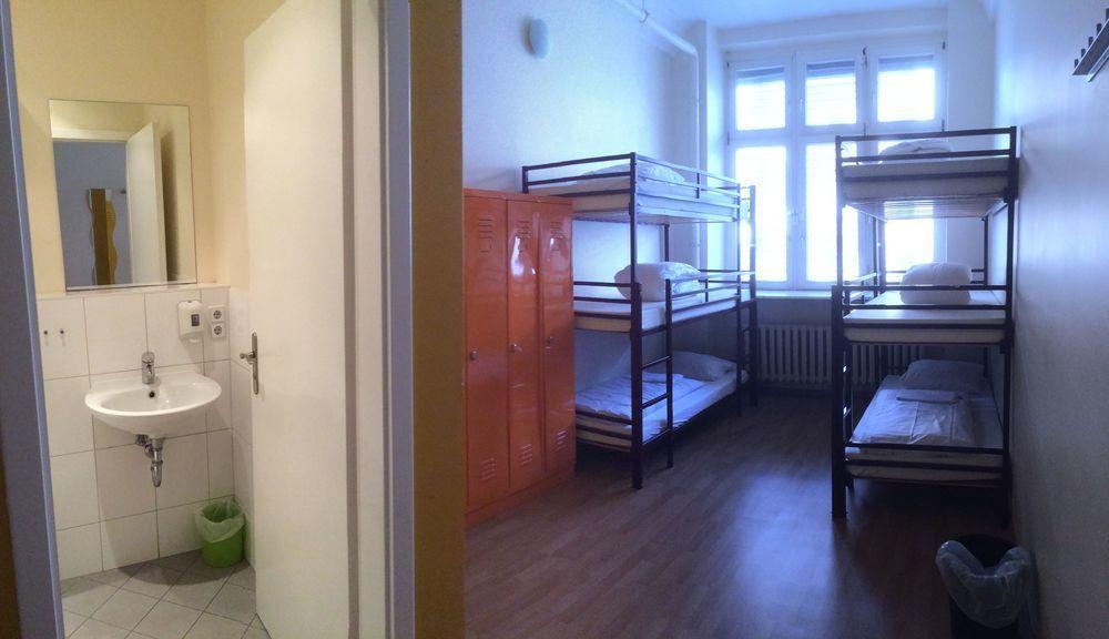 All In Hostel Berlin Exterior photo